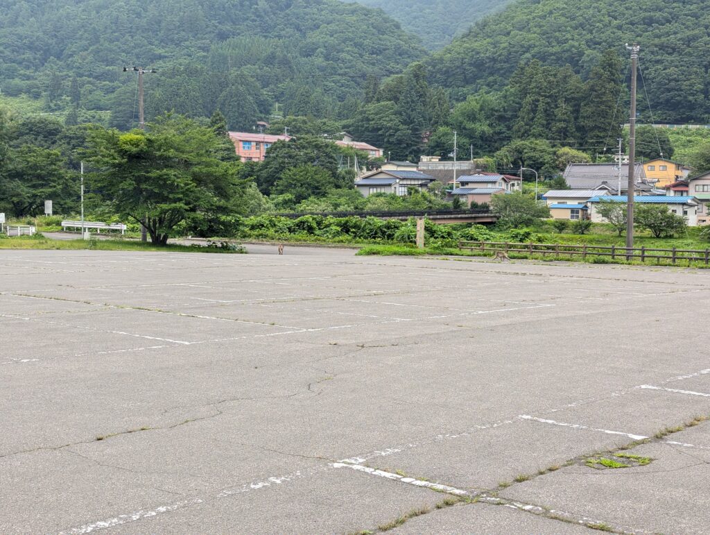 もにわの湯,駐車場