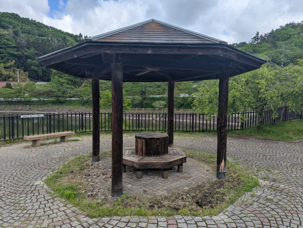 公園の休憩場所
